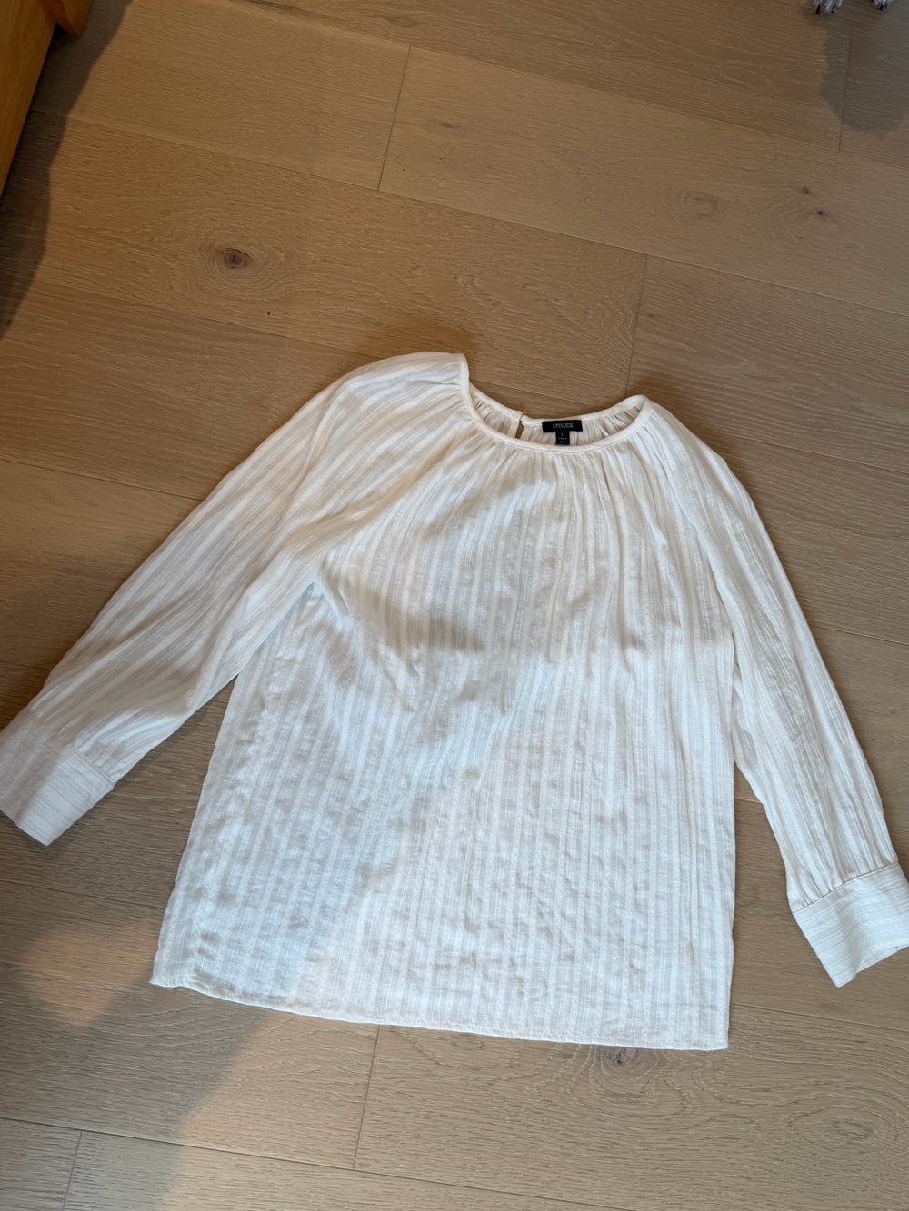 White Textured Long-Sleeve Women's Top